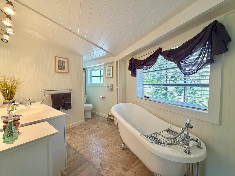 111 N Bay Harbor Dr — Photo 46