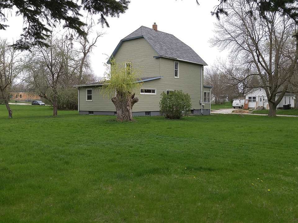 2nd image of 338 6th Ave SW