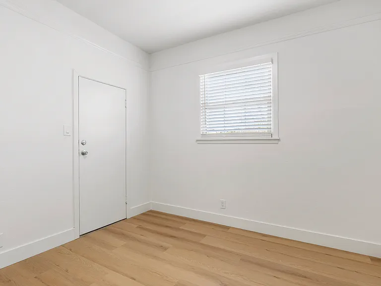 703 Cleveland St — Photo 12