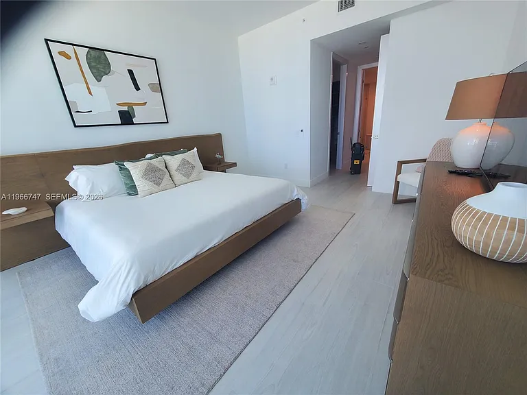 17550 Collins Ave #1402 — Photo 23