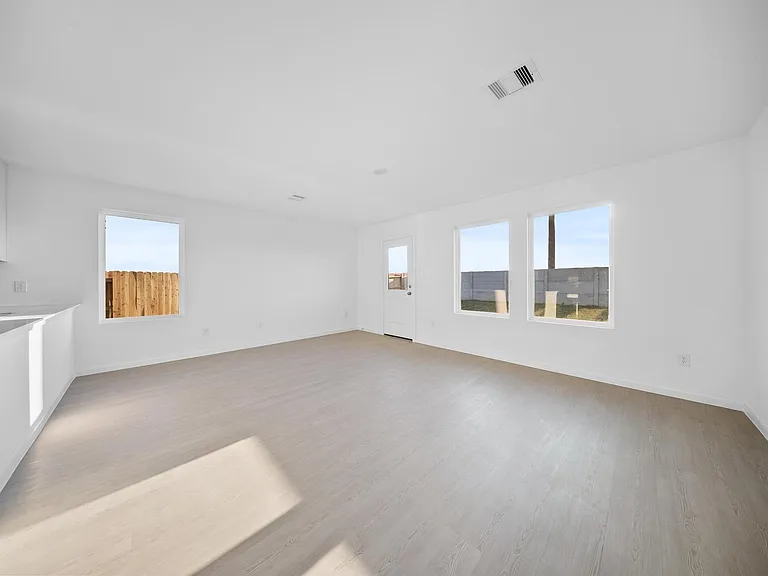 26651 Pampas Grass Ln — Photo 10