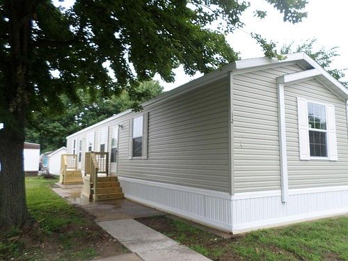 1st image of 69 Suzanne Blvd