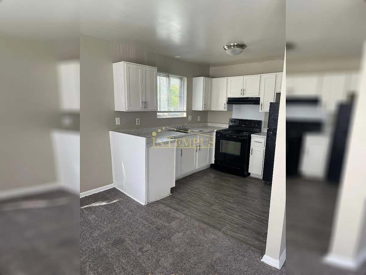 2 bed, 1.0 bath, $1,100 — Photo 3