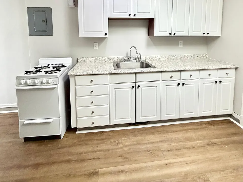 83 Sachem St #3L