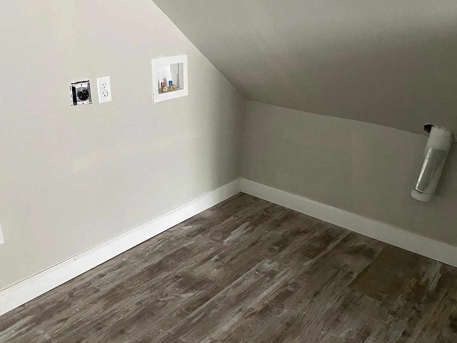 3102 N Capitol Ave — Photo 3
