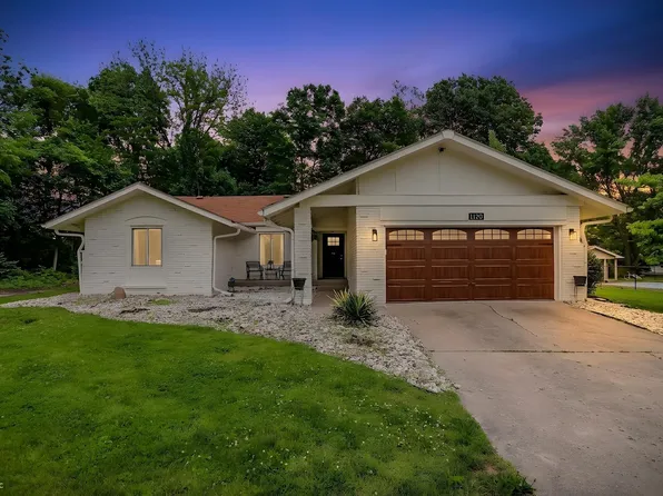 1120 Fox Hill Dr, Indianapolis, IN 46228