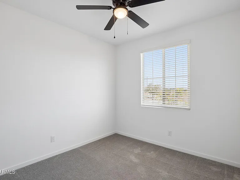 25293 W Wayland Dr — Photo 5