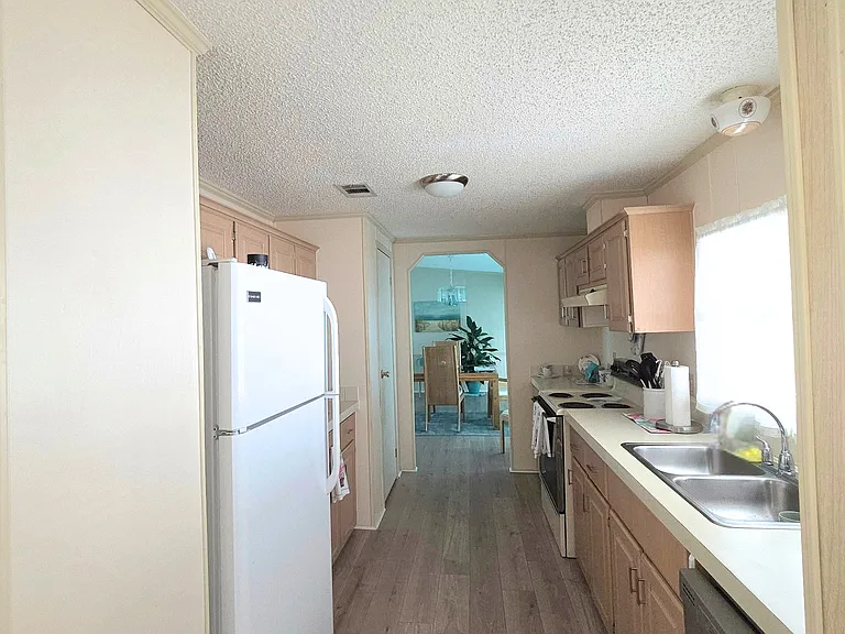 7100 SE Carrotwood Ln — Photo 5