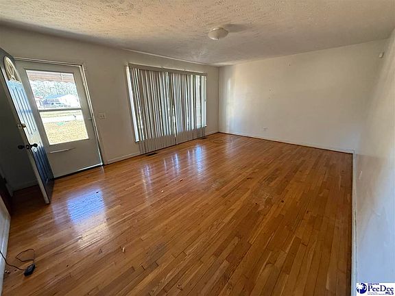 3rd image of 601 Grace St