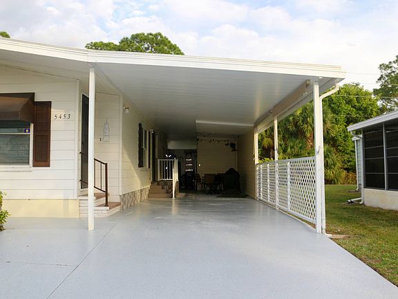 3rd image of 5453 Seven Oaks Dr