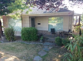 8818 Linden Ave N, Seattle, WA 98103