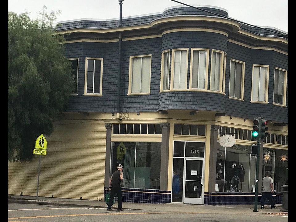 Charming Corner Unit