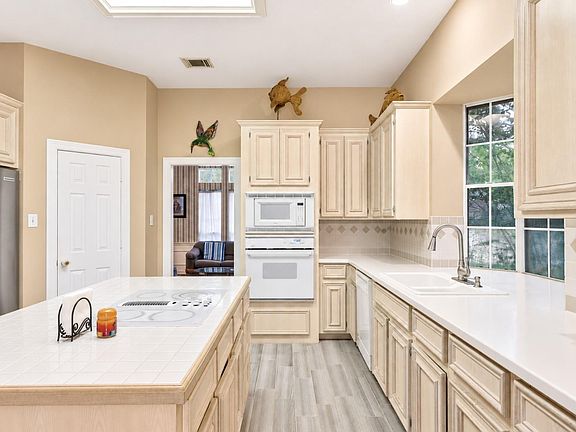 5th image of 8122 Malardcrest Dr