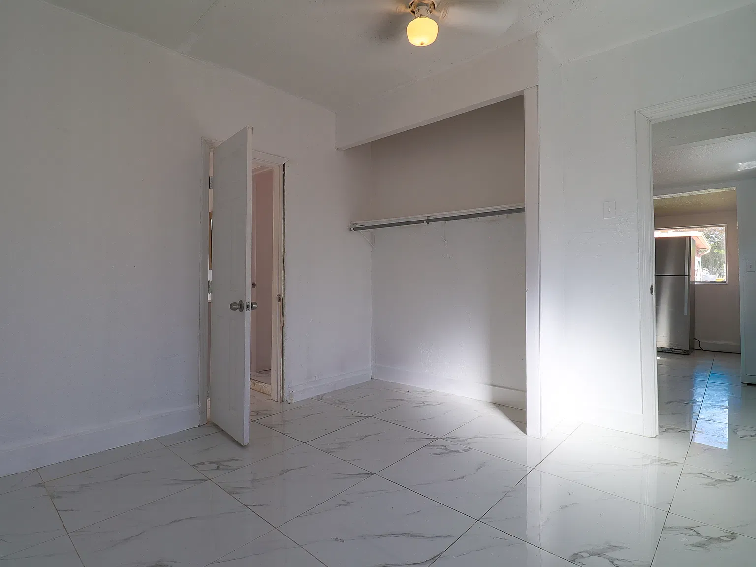 2 bed, 571 sqft, $1,800 — Photo 4