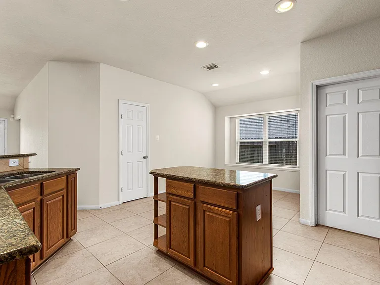 7710 Trail Holw — Photo 21