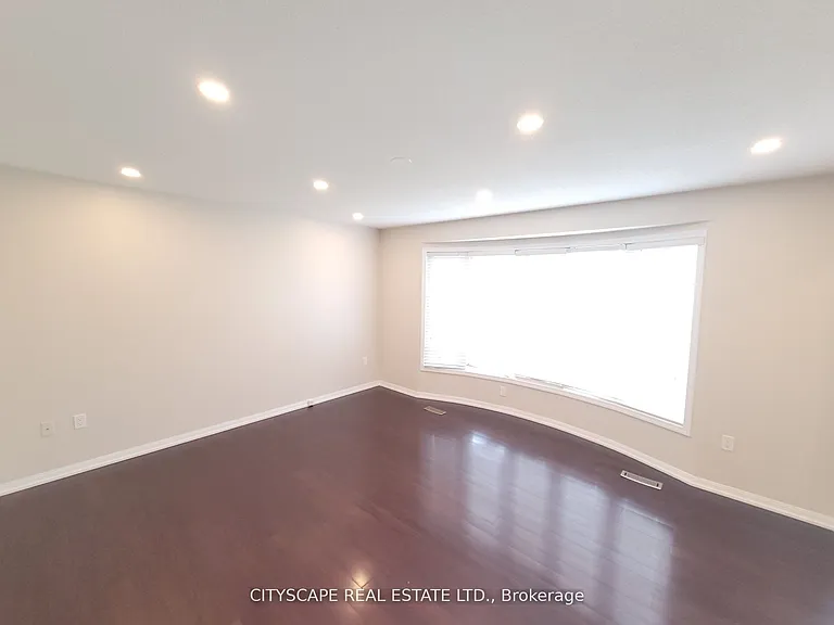 219 McGinnis Cres — Photo 11