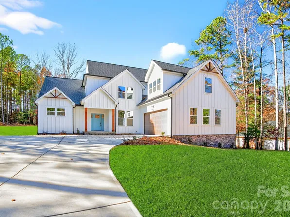 51 Windsor Dr, Taylorsville, NC 28681