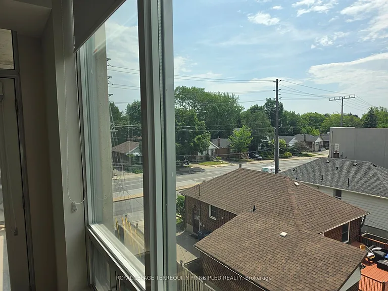 3391 Bloor St W #301 — Photo 13