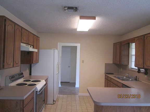 2nd image of 205 Meadowbrook Ln