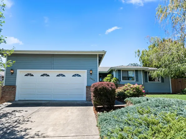 2890 Wedgewood Ln, Ashland, OR 97520