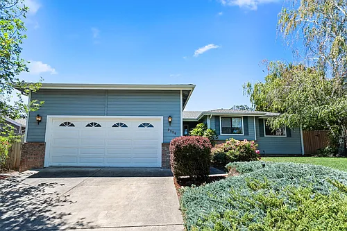 2890 Wedgewood Ln Photo 1