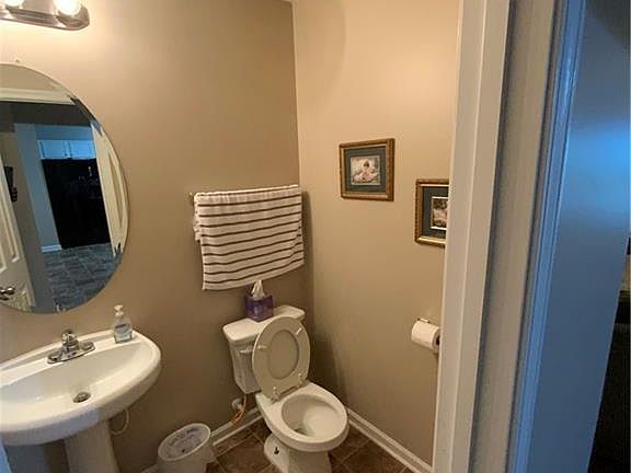 4th image of 7809 Newbury Dr