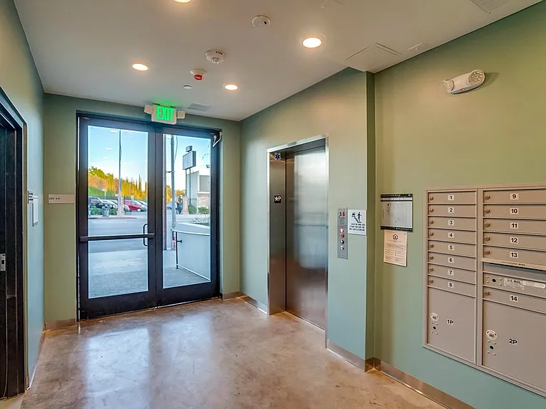 6015 Woodman Ave #206 — Photo 34