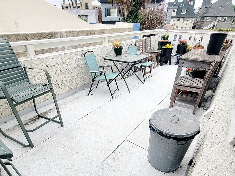 2215 E 2nd St #5 — Photo 9
