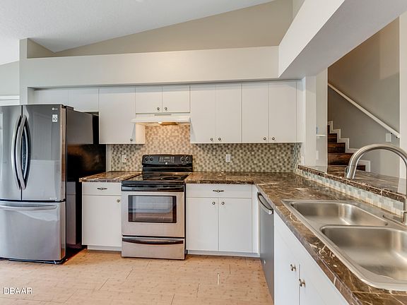 3rd image of 1036 Grand Hickory Cir