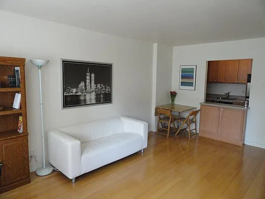 Sold by Real Direct | media 22