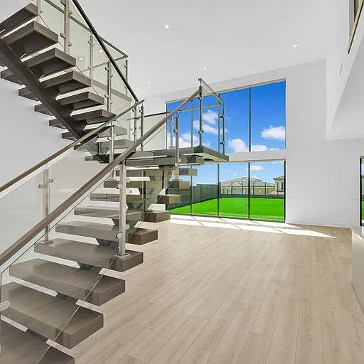 5 bed, 5.5 bath, 5000 sqft, $11,800 — Photo 4