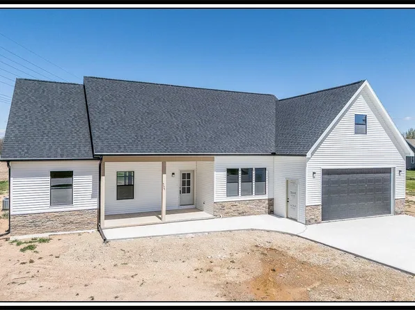 535 Pheasant Dr, New London, WI 54961