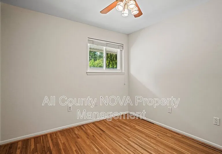 6428 Earlham Dr — Photo 20