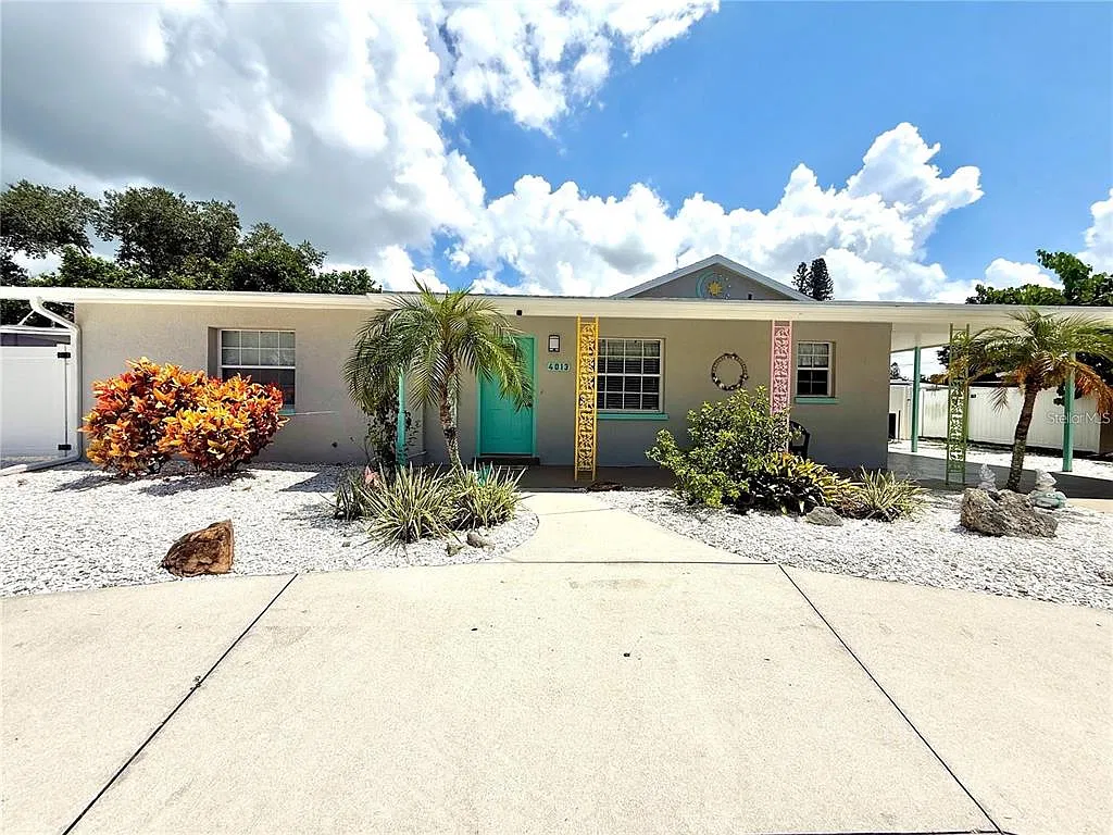 3 bed, 2.0 bath, 1687 sqft, $3,295 — Photo 1
