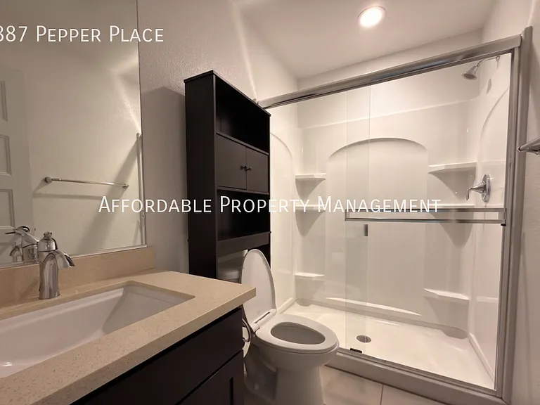 887 Pepper Pl — Photo 4