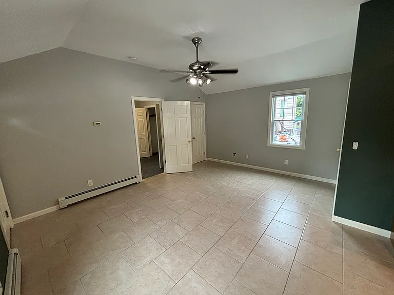 142 Old Country Rd — Photo 4