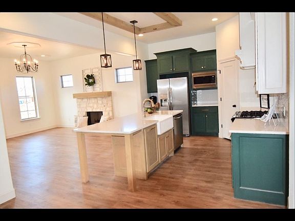 4th image of 603 Calvin Dr