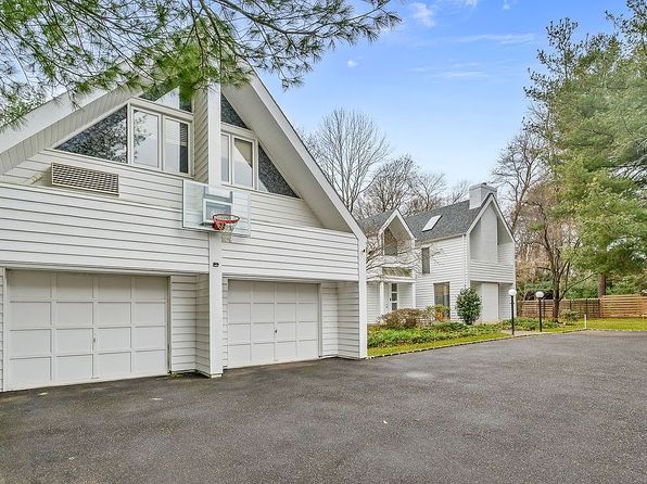 132 Old Westbury Rd, Old Westbury, NY 11568