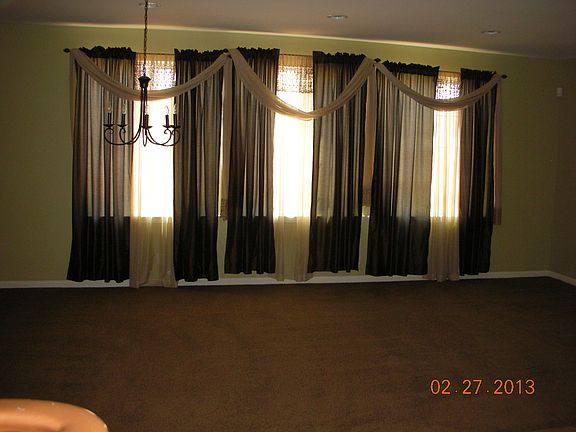 Formal living/dining room