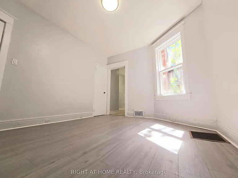 236 Sterling Rd #MAIN — Photo 10