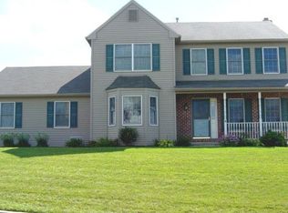 1182 Winter Ln, Easton, PA 18040
