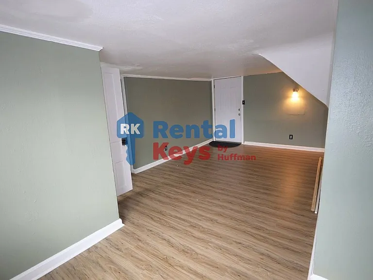 1213 Lodge Ave — Photo 2