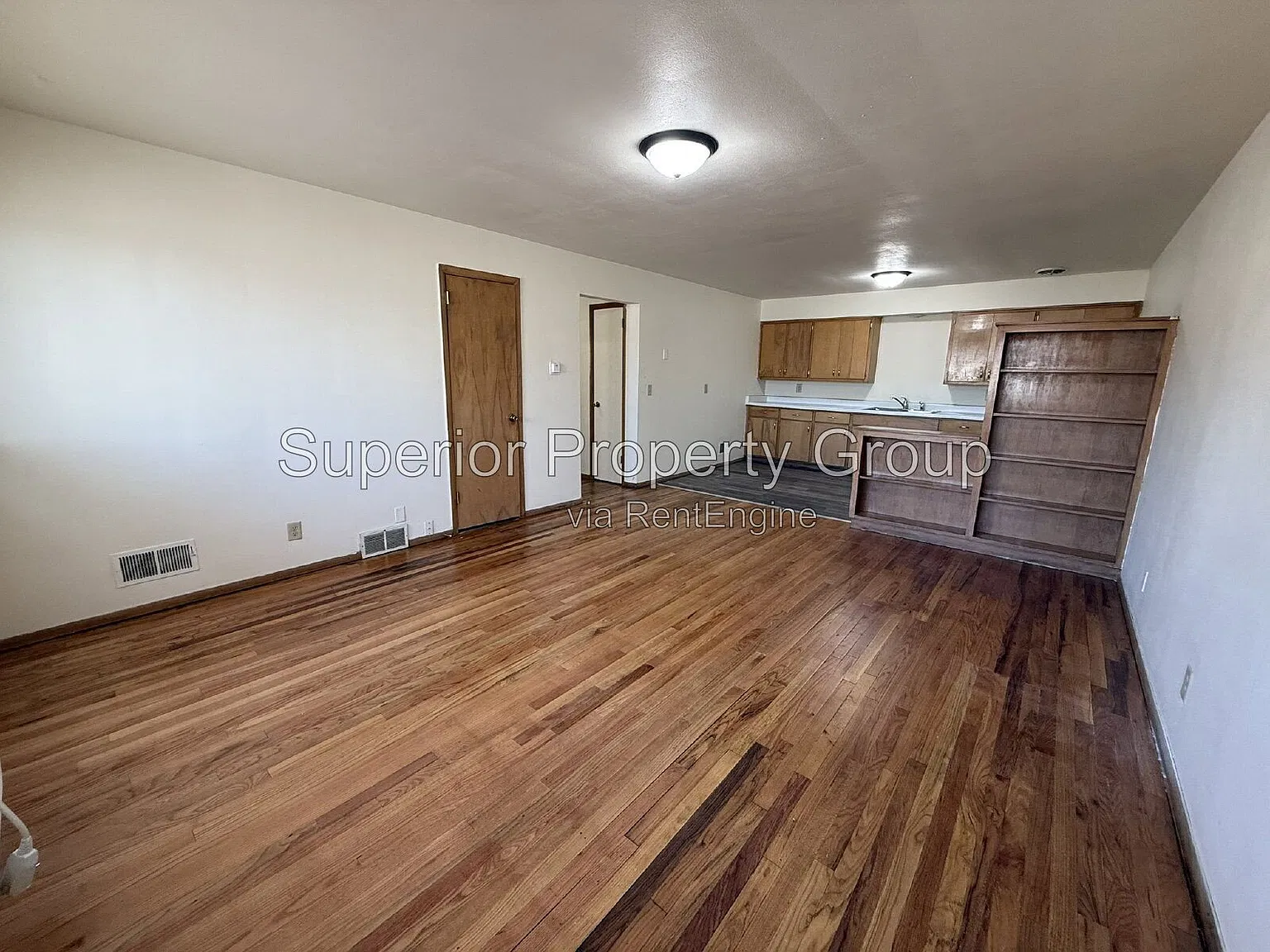 2 bed, 1.0 bath, $1,200 — Photo 2