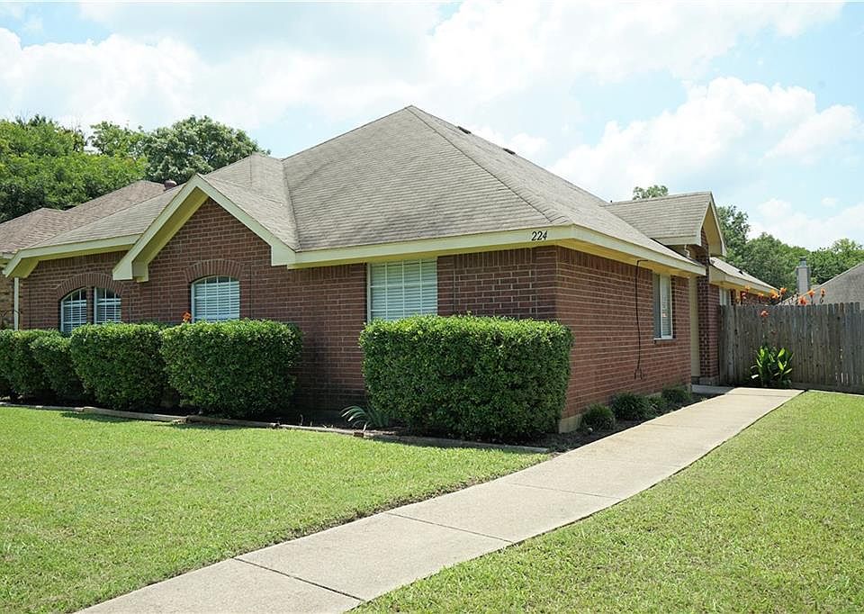 1st image of 224 Pioneer Ct
