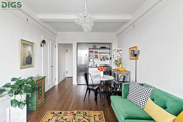 Sold by Digs Realty Group | media 4