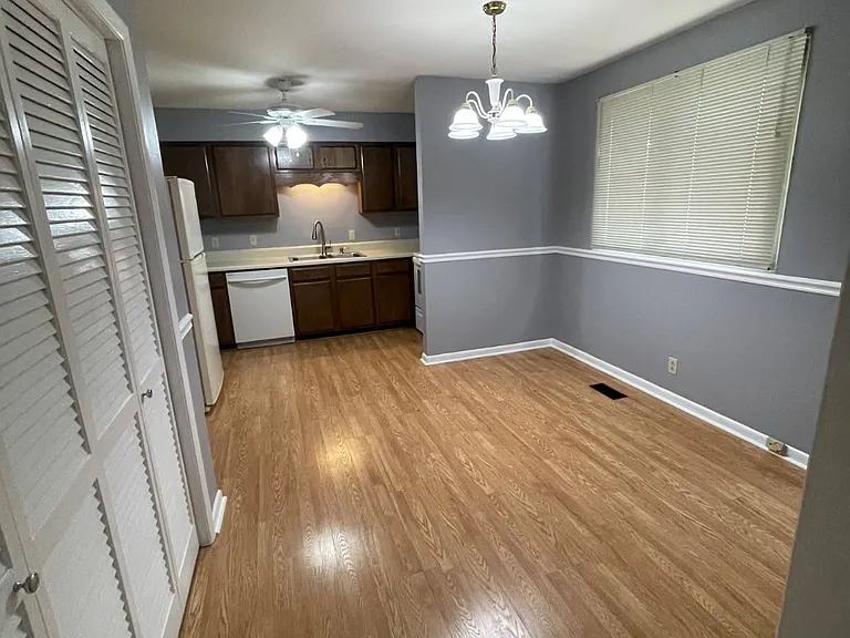 119 Trousdale Dr — Photo 17