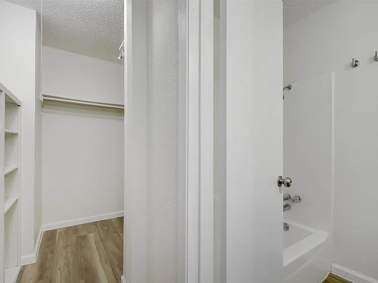 6803 Woodhue Dr #A — Photo 14