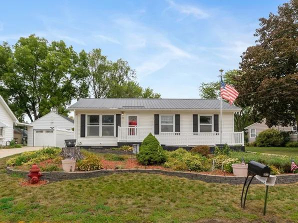 133 Thomas Ave, Evansdale, IA 50707