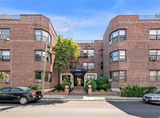 140 S Middle Neck Rd APT 2C, Great Neck, NY 11021