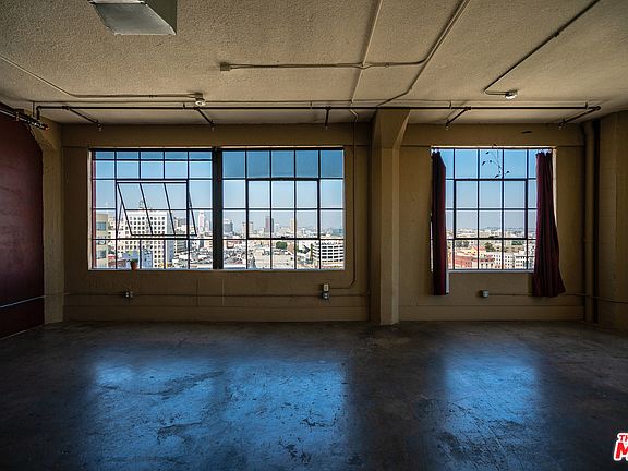 5th image of 315 E 8th St APT 1006